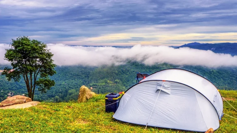 Lire la suite à propos de l’article Les meilleurs endroits au monde pour faire du camping en montagne