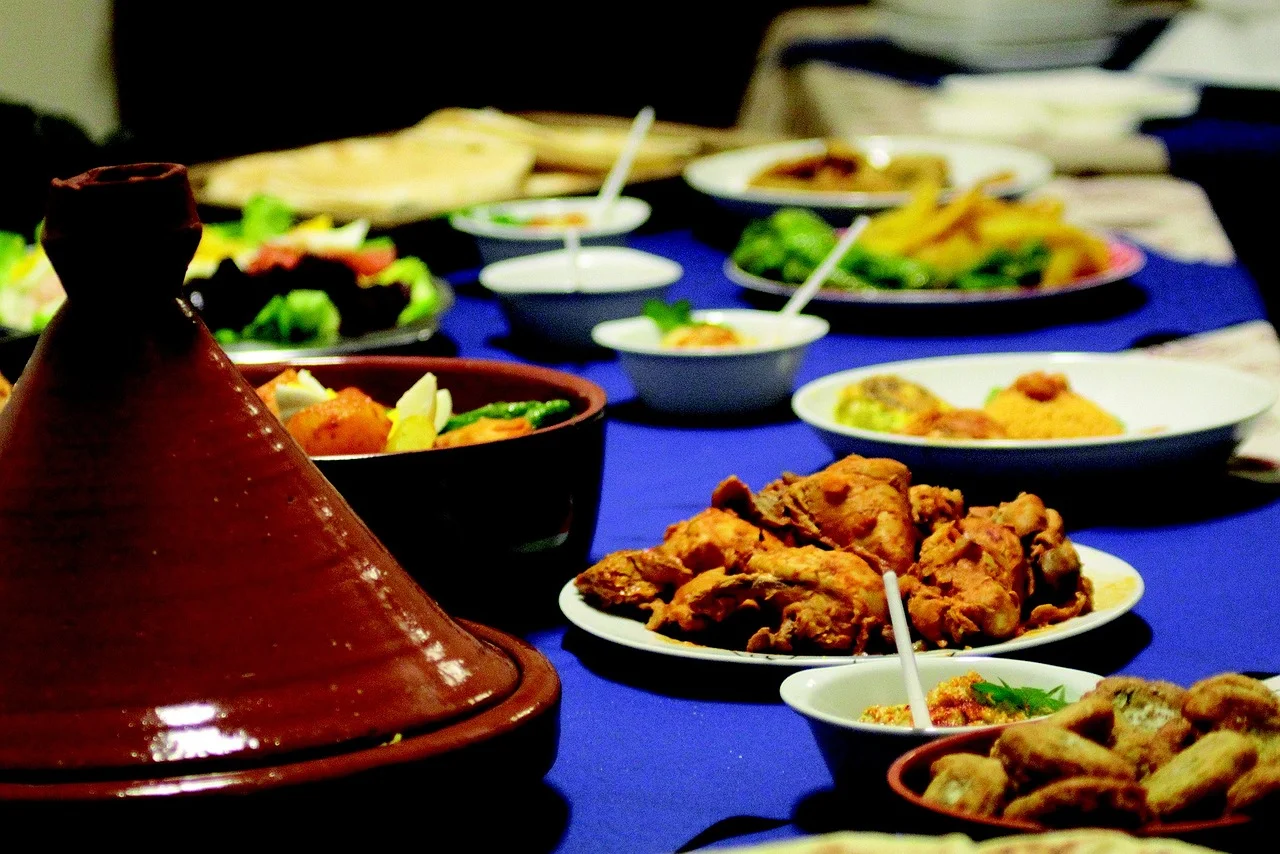 Lire la suite à propos de l’article Les spécialités culinaires de Marrakech : un festin pour les sens