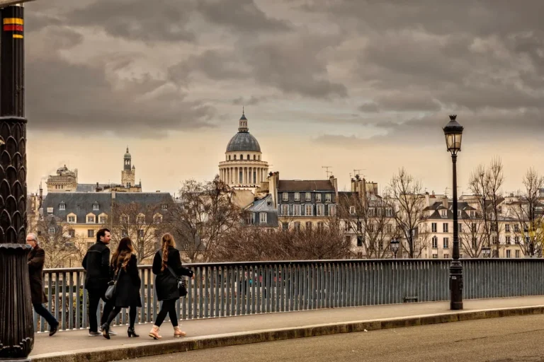 Lire la suite à propos de l’article Paris en automne : feuilles d’or, musées et saveurs d’automne